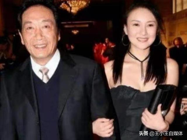侯勇王瑞老夫少妻年龄差_娱乐圈夫妇年龄差距_李亚鹏海哈金喜结婚年龄差