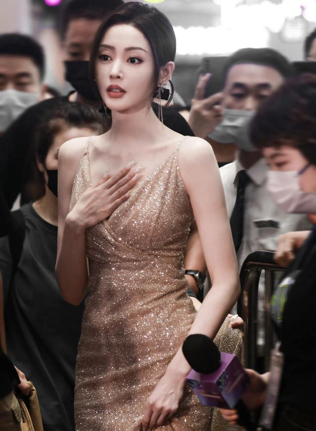 影视寒冬 明星收入暴跌 十八线演员困境_明星工资再次成为热点,