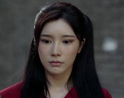 混血女明星鼻子_娱乐圈整容美女_美女整容前后对比